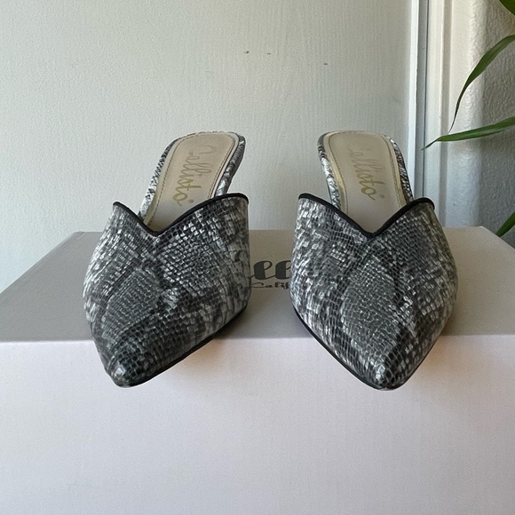 Callisto Essex Kitten Heel Pointed-Toe Mules - Picture 5 of 10